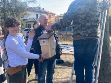 Dziuplaki i budki lęgowe – wieszanie budek w Szkole Podstawowej nr 7 w ramach projektu „Z Przyrodą na Ty” , 